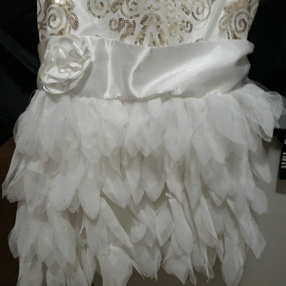 Girls size 12 white/gold dress - Picture 3 of 5